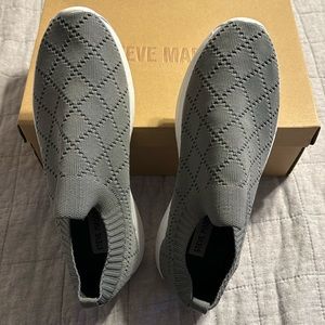 STEVE MADDEN Women Launch Knit Slip-on Sneaker Size 8 Grey Lightweight New